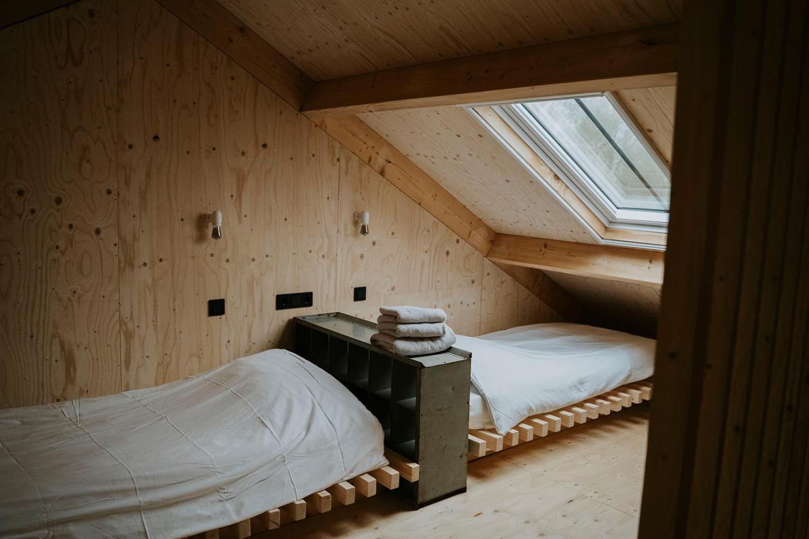 Bed and Breakfast Bed En Brood In De Kapschuur - Boerderij De Zuiderkrib Kraggenburg Экстерьер фото